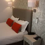 Dauphin Hotell Puteaux