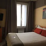 Hotell Dauphin Puteaux