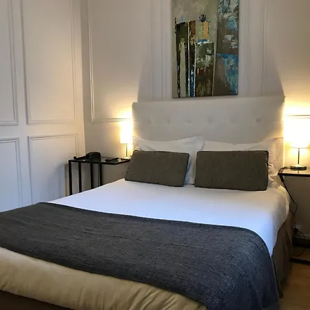 Dauphin 3* Пюто