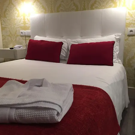 Hotel Dauphin Puteaux